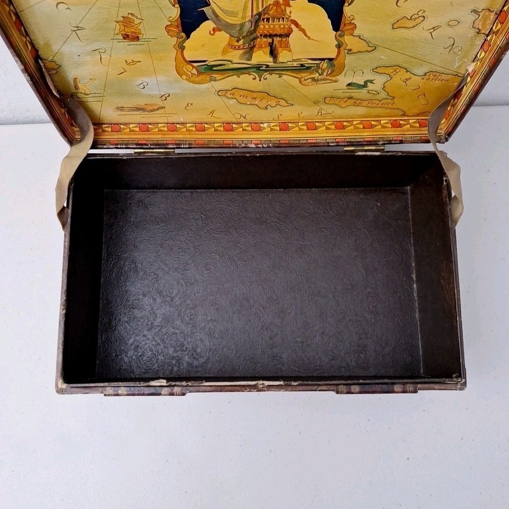 Vintage 1940s Toy Pirate Treasure Chest‎ with Caribbean Map Inside Lid  12.5" - Picture 6 of 16